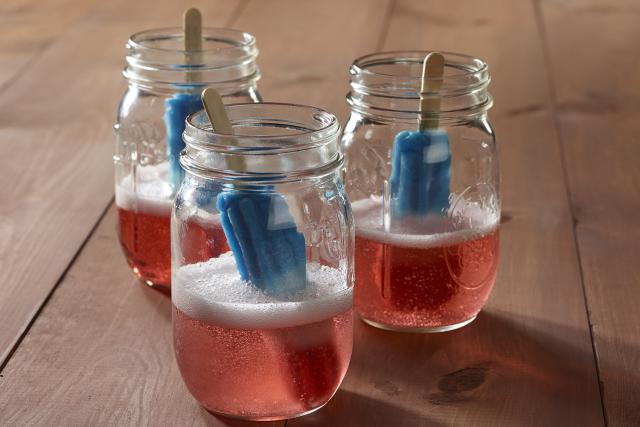 How to Combine Cocktails and Popsicles