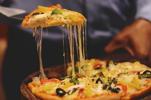 How to Take Orders in a Pizzeria: 3 Tips to Do It Right